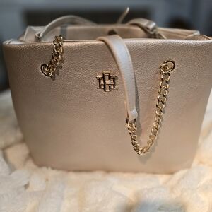 Chic Cream Shoulder Bag with Gold Chain NWT